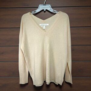 Luxurious Max Studio 100% Cashmere V-neckSweater